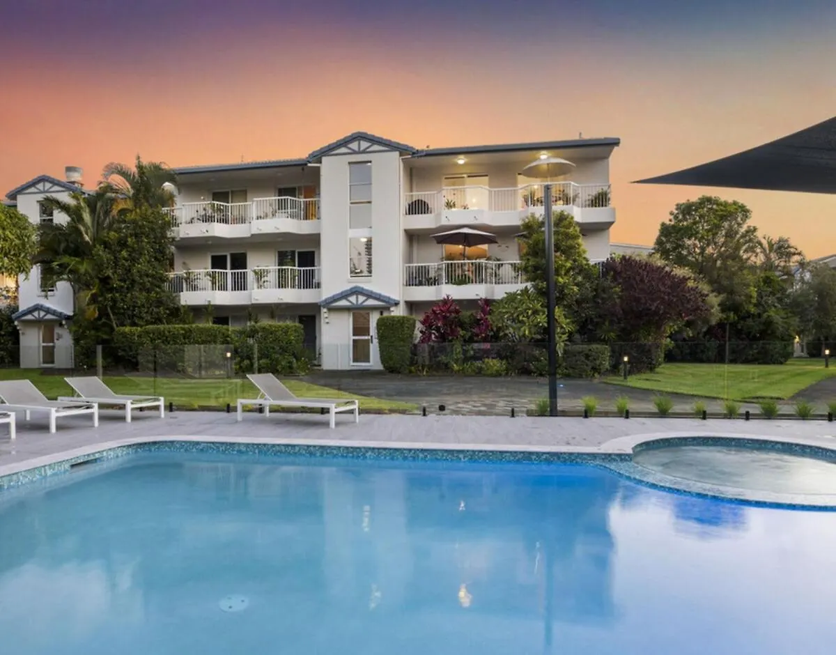 Apartment Rare 3 Bed Beachside Burleigh Gold Coast