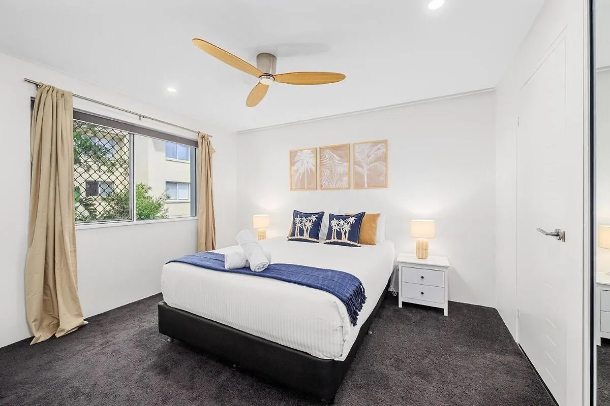 Apartment Rare 3 Bed Beachside Burleigh Gold Coast