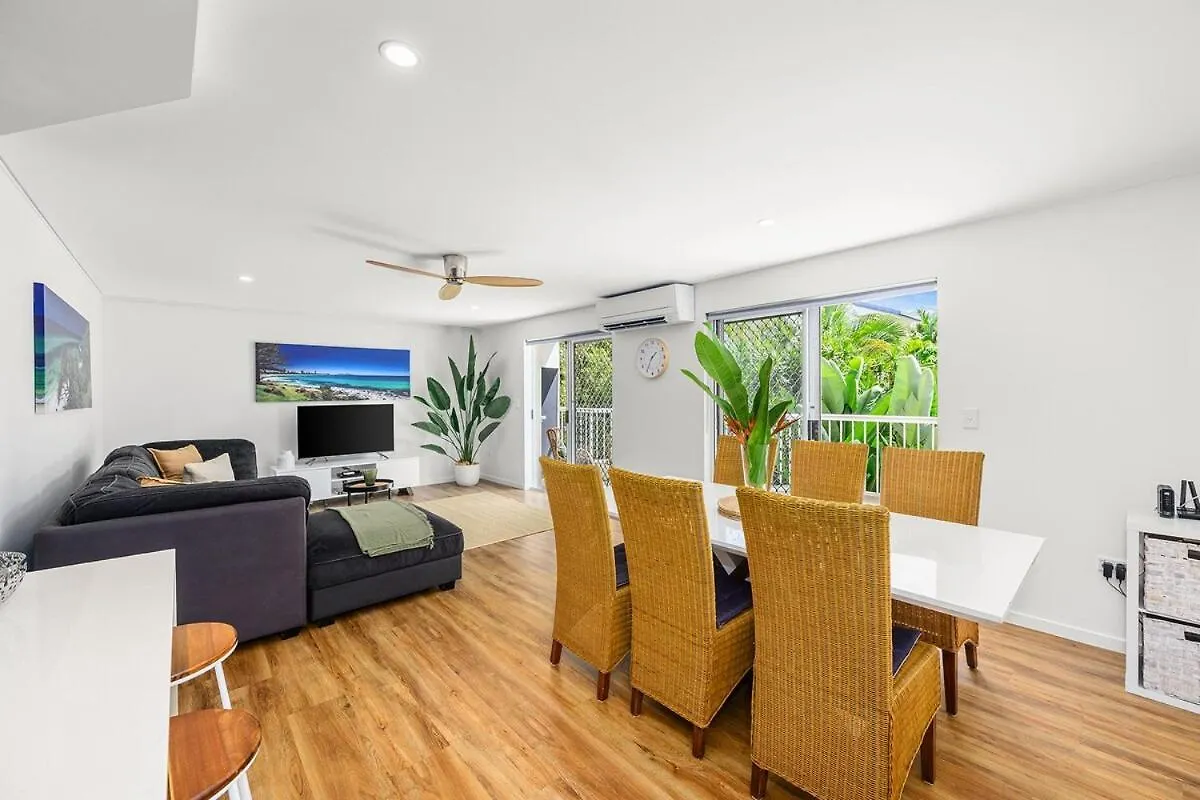 Apartment Rare 3 Bed Beachside Burleigh Gold Coast