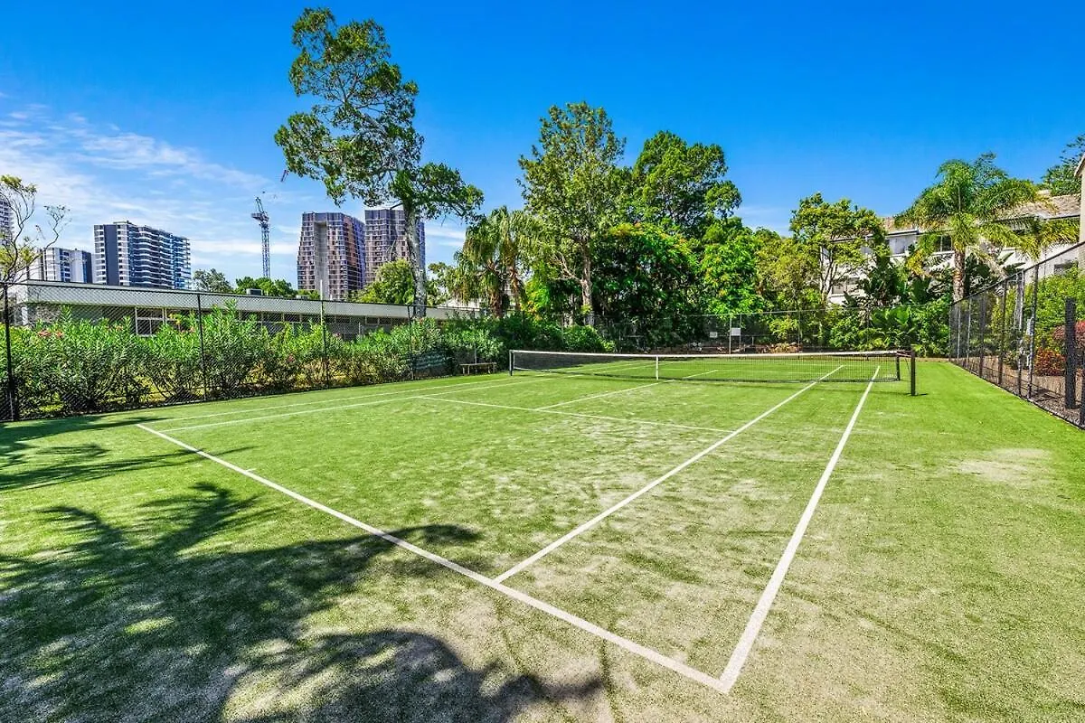 Rare 3 Bed Beachside Burleigh Gold Coast 0*,